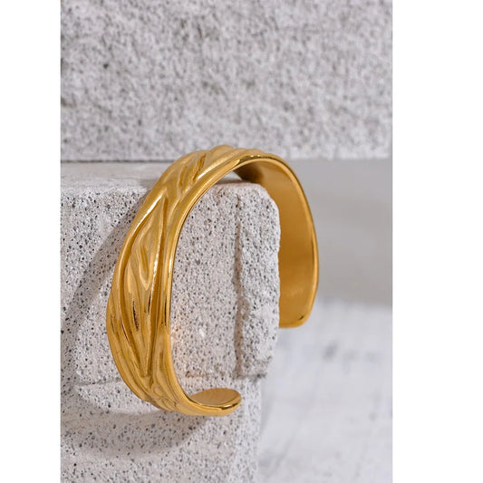 Aureate Swirl Cuff