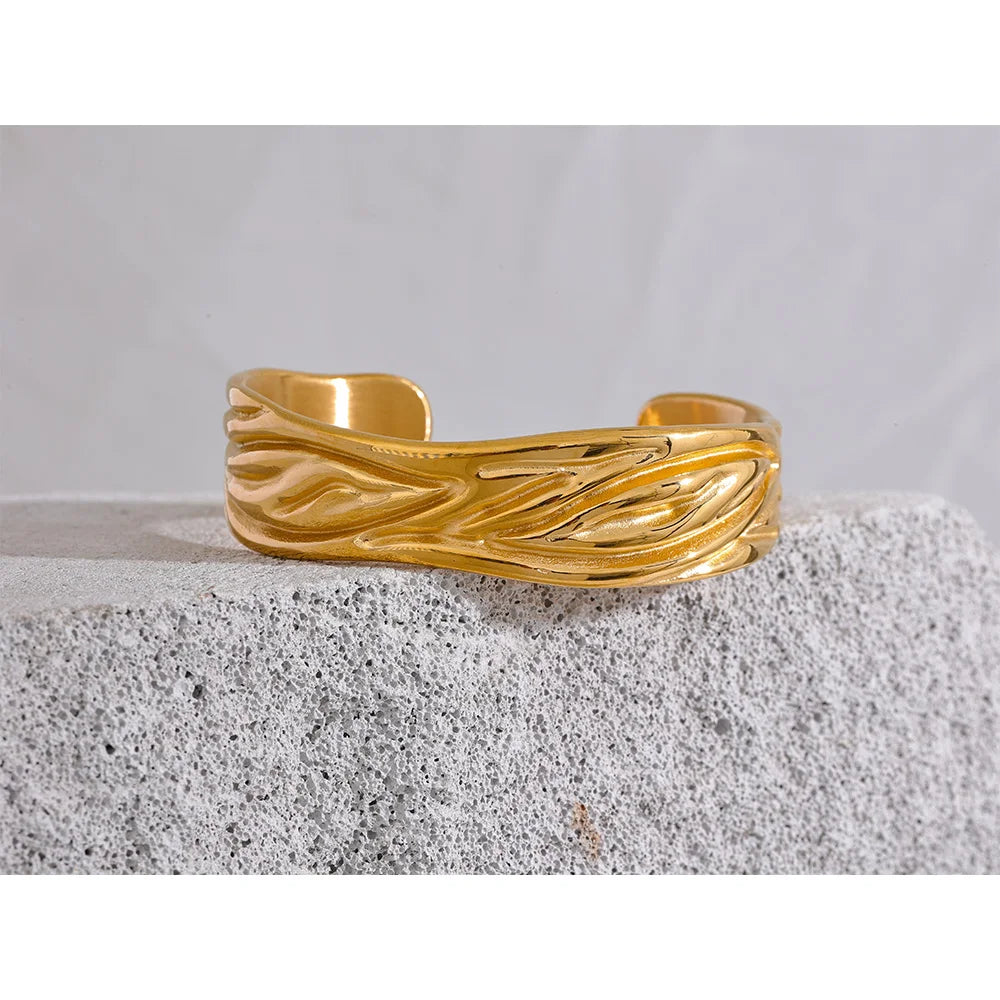 Aureate Swirl Cuff