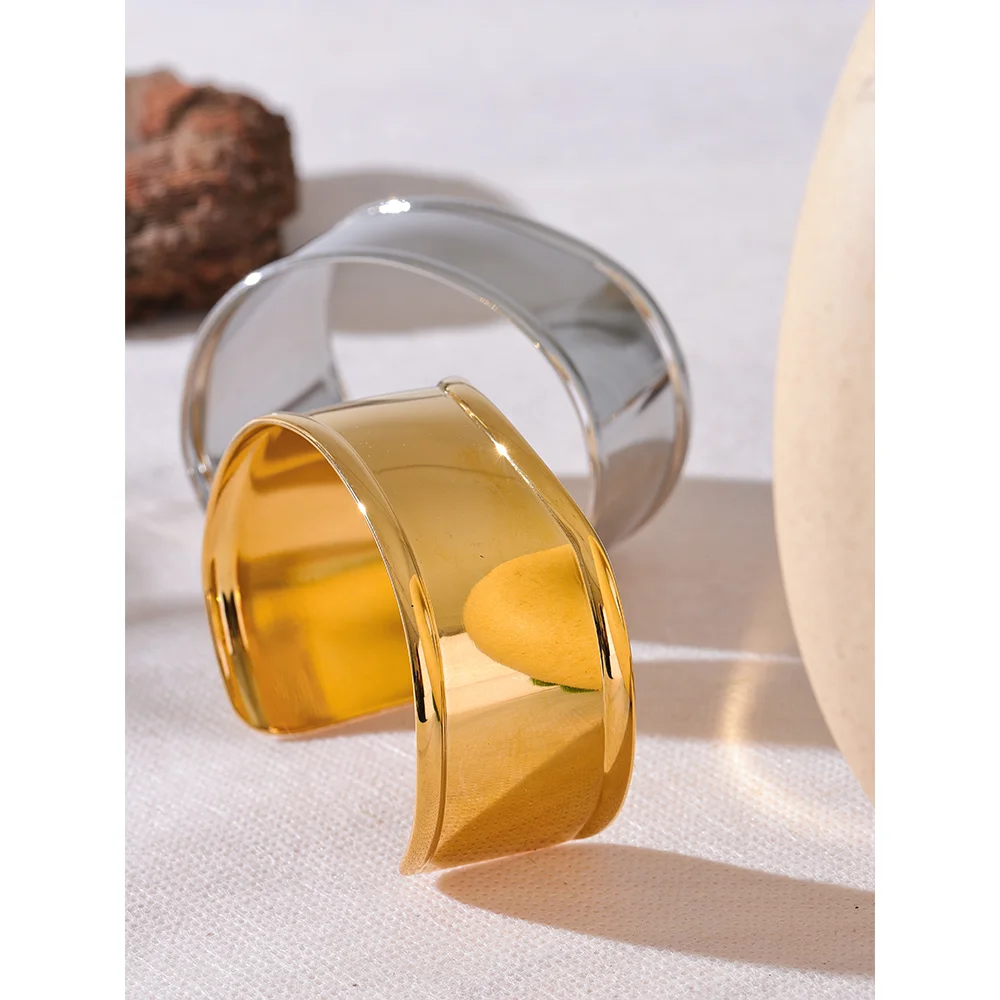 Charlotte Modern Cuff