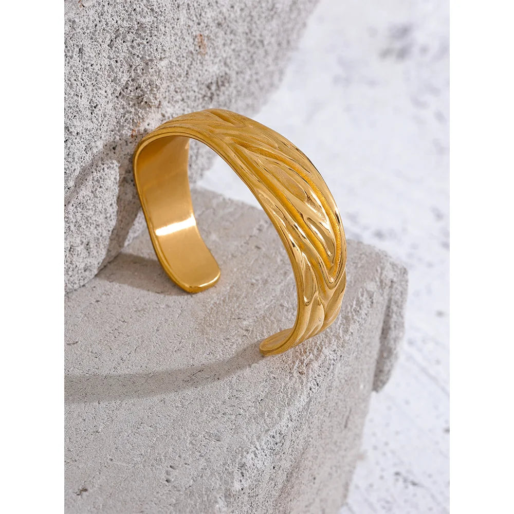 Aureate Swirl Cuff